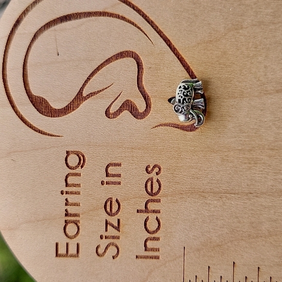 Scrolled Elephant Stud Earrings, unisex - Picture 3 of 8